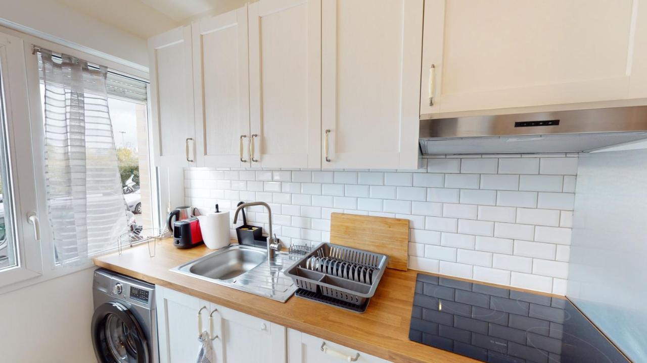 Ferienwohnung Live Like A Local Stylish 2Br With Balcony & Parking Saint-Denis  Exterior foto