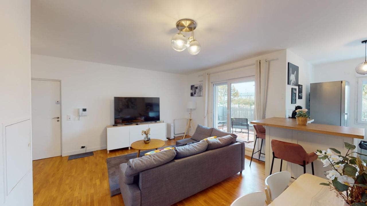 Ferienwohnung Live Like A Local Stylish 2Br With Balcony & Parking Saint-Denis  Exterior foto