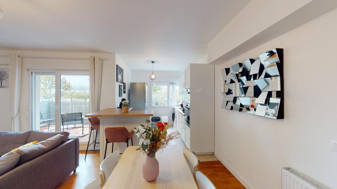 Ferienwohnung Live Like A Local Stylish 2Br With Balcony & Parking Saint-Denis  Exterior foto