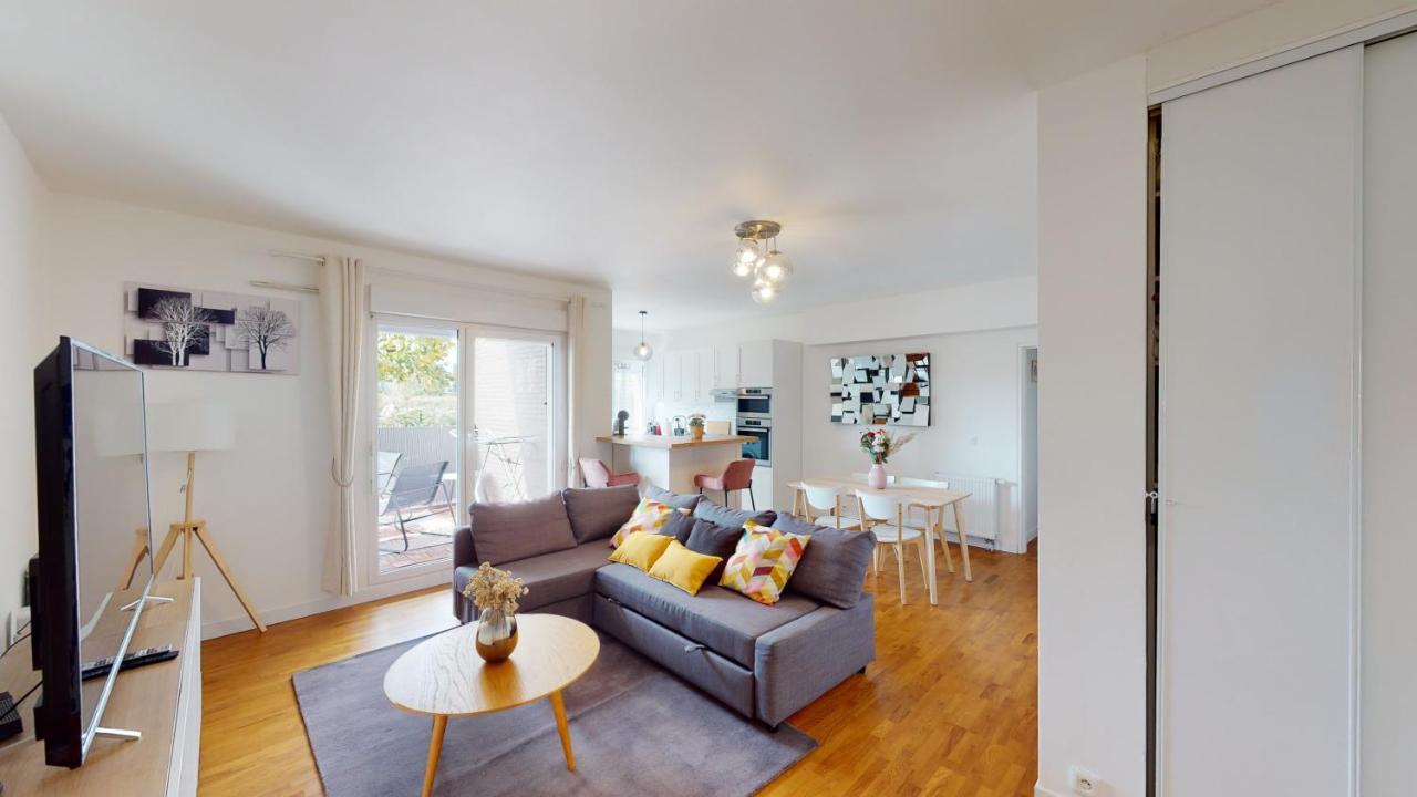Ferienwohnung Live Like A Local Stylish 2Br With Balcony & Parking Saint-Denis  Exterior foto