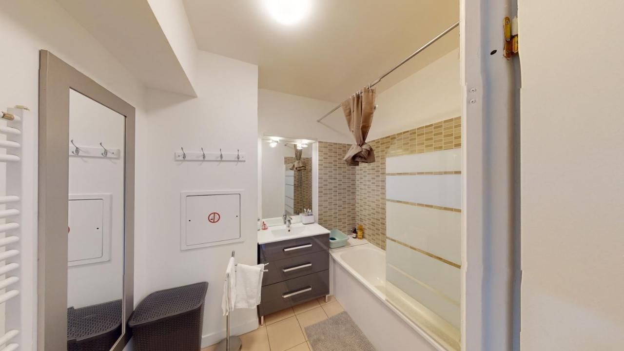 Ferienwohnung Live Like A Local Stylish 2Br With Balcony & Parking Saint-Denis  Exterior foto