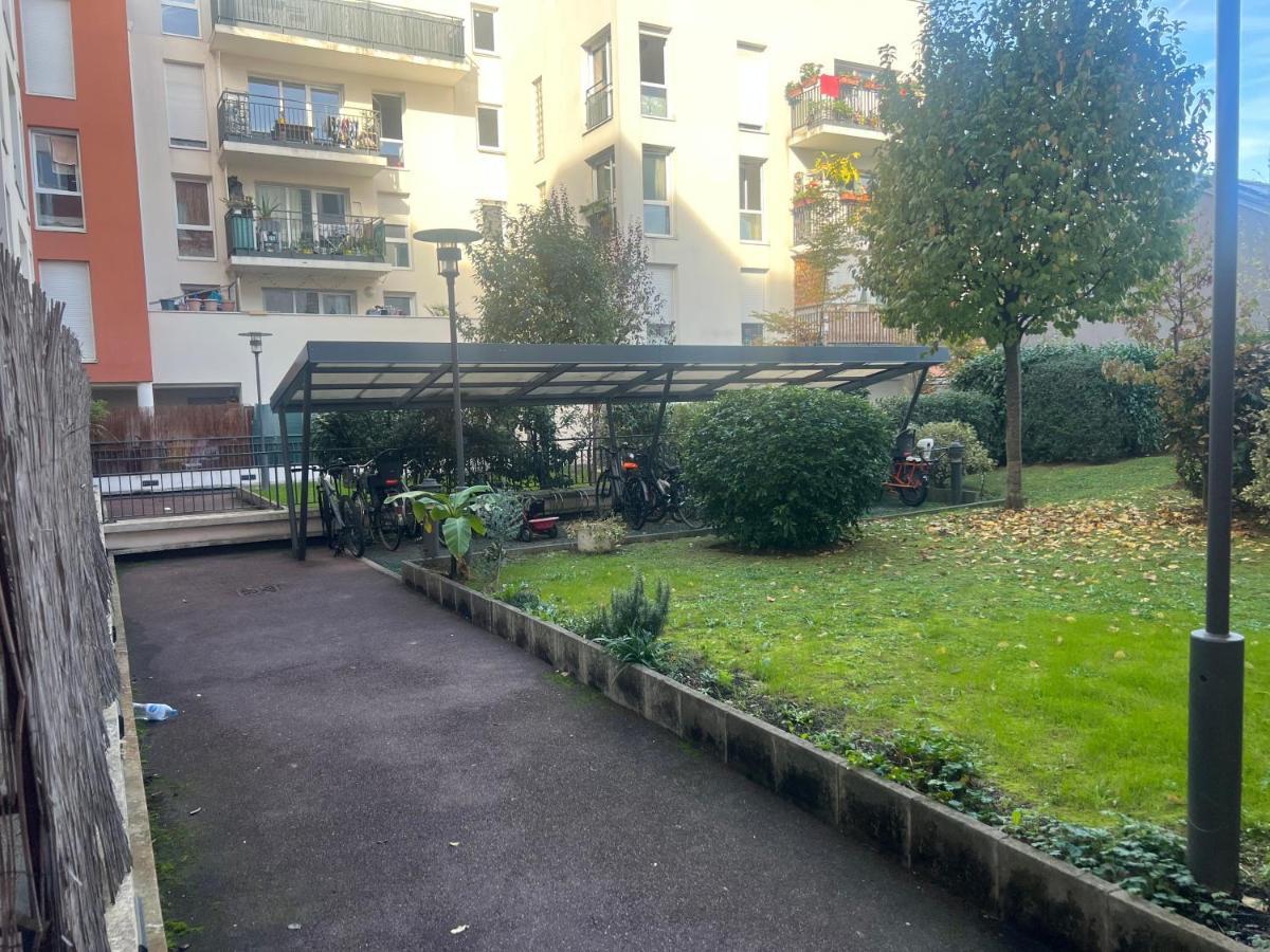 Ferienwohnung Live Like A Local Stylish 2Br With Balcony & Parking Saint-Denis  Exterior foto
